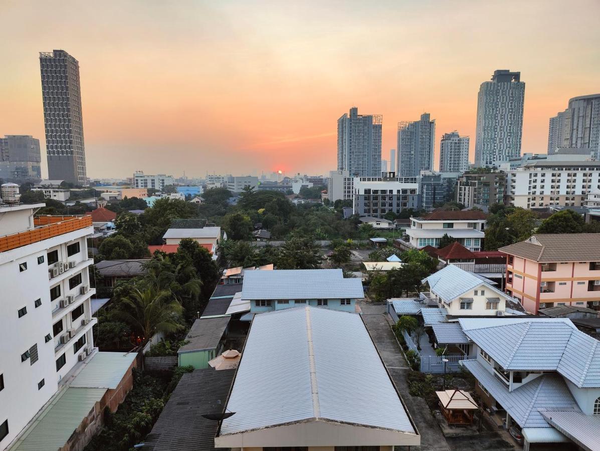 Sundowner Sukhumvit Apartment Банкок Екстериор снимка