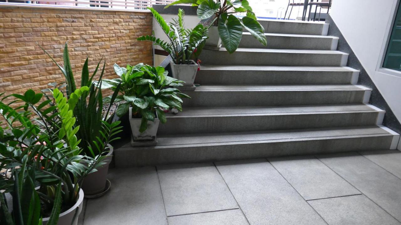 Sundowner Sukhumvit Apartment Банкок Екстериор снимка